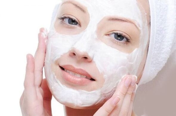 Mascarilla de levadura para mejorar la elasticidad de la piel.
